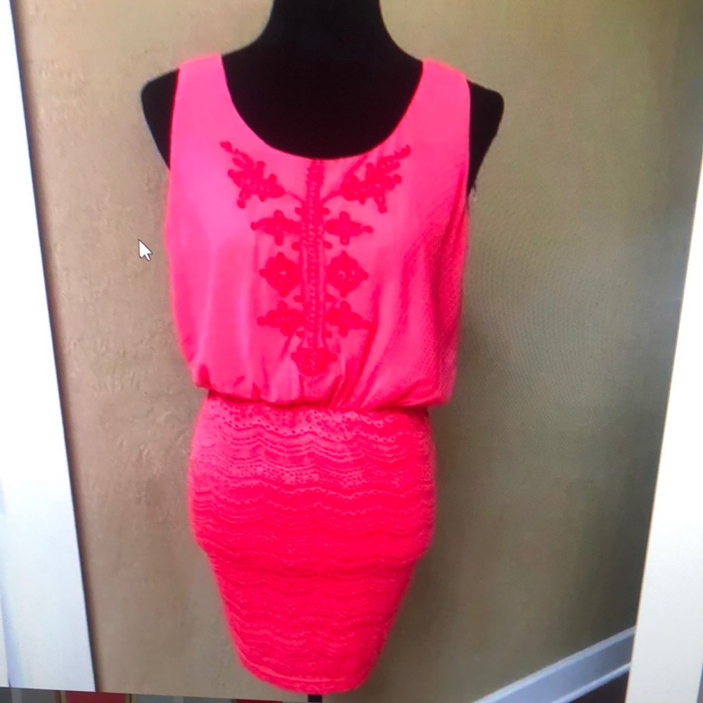 Pink Sleeveless Dress with Embroidered Detail